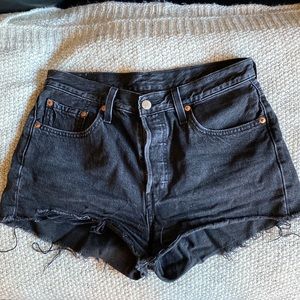 Black Levi’s shorts